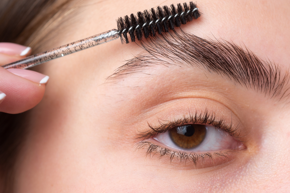 The Evolution of Eyebrow Transplant Techniques: A Journey Through History